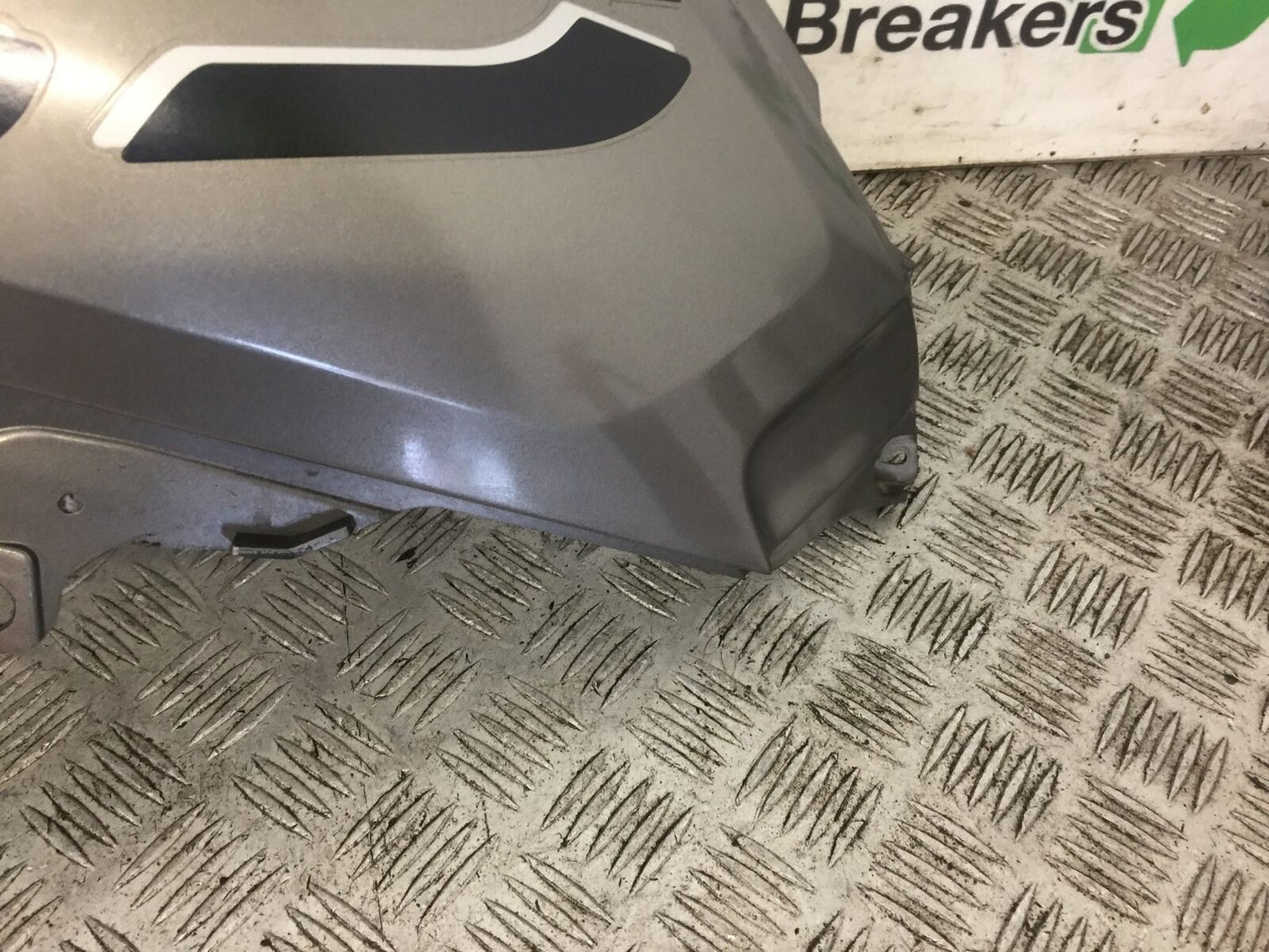 BME R1200 GS TE EXCLUSIVE LEFT FAIRING PANEL YEAR 2018 (STOCK 702)