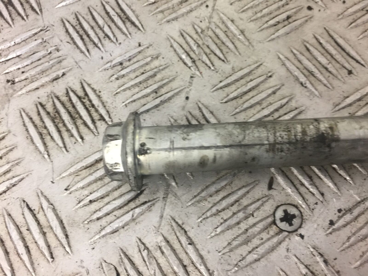 HONDA CB1000R CB 1000 R SWINGARM SPINDLE YEAR 2008 (STOCK 475)