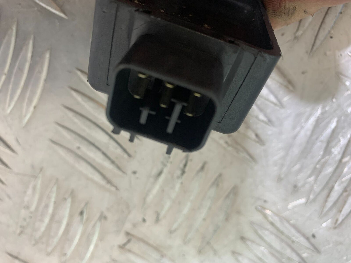 KAWASAKI Z750 ZR750 ZR-7S RELAY UNIT YEAR 1999-05 (CMB1135)