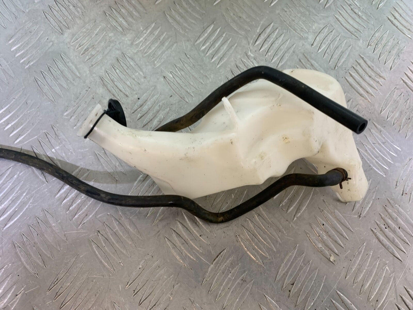 TRIUMPH BONNEVILLE T100 COOLANT BOTTLE YEAR 2017-2021 (CMB1084)