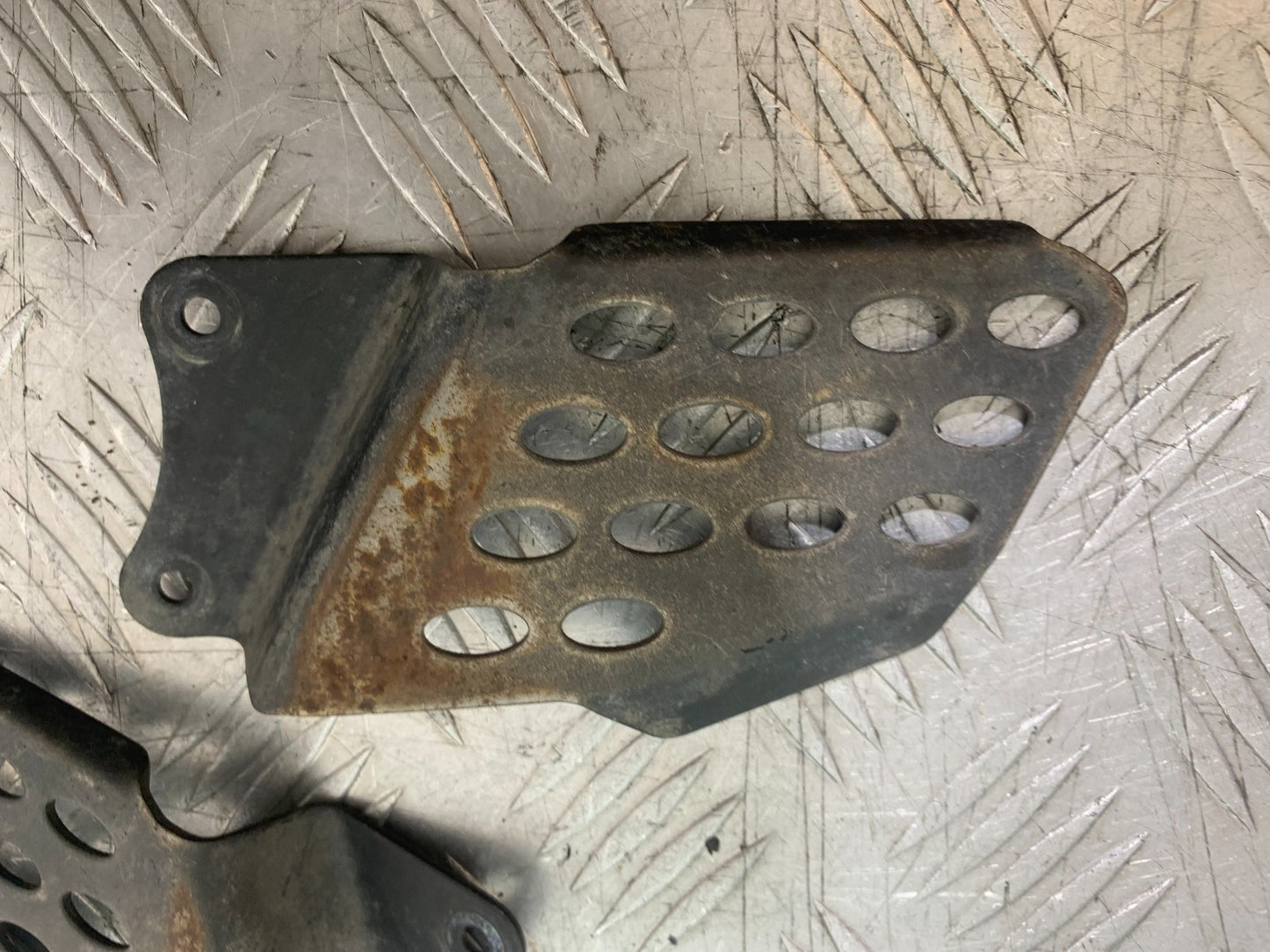 YAMAHA YS125 YS 125 HEEL PLATES YEAR 2017-2021 (CMB1321)