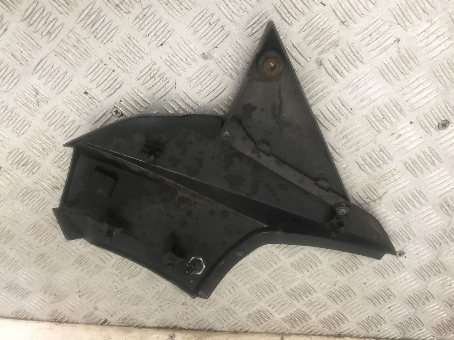 SUZUKI GSX1400 GSX 1400 LEFT SEAT PANEL YEAR 2001-06 (STOCK 861)