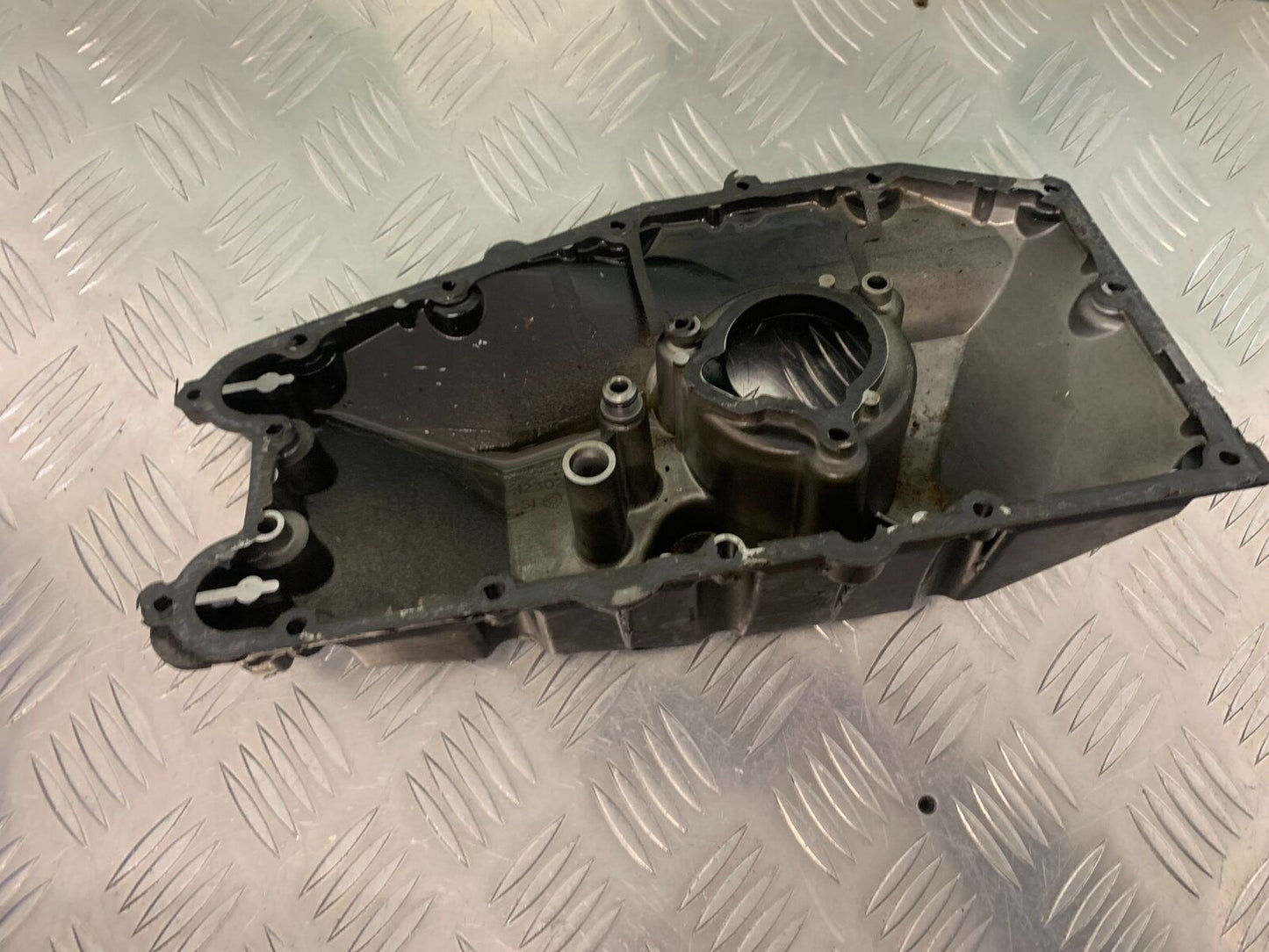 TRIUMPH 885 TIGER SUMP YEAR 2000