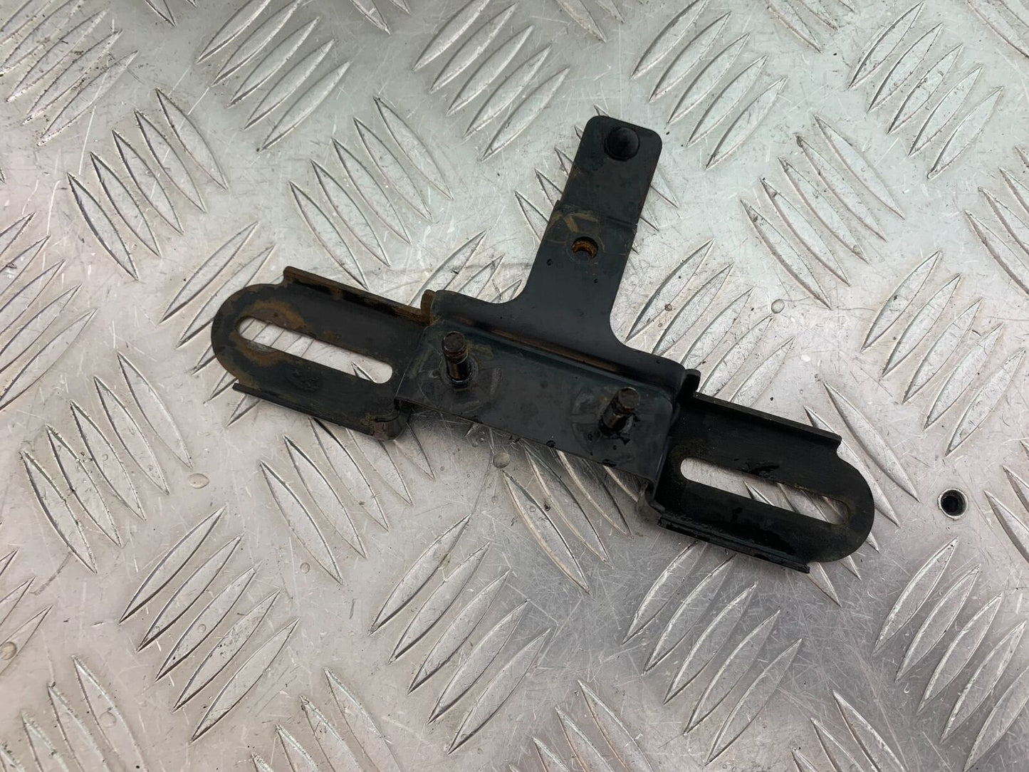 SUZUKI INTRUDER VL800 C800 NUMBER PLATE BRACKET YEAR 2012-16 (CMB1039)