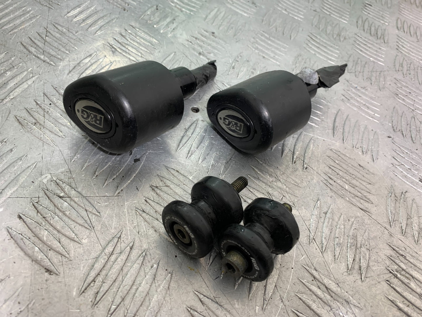 HONDA CBR1000 RR R&G CRASH PROTECTORS YEAR 2008-2011 (CMB1330)