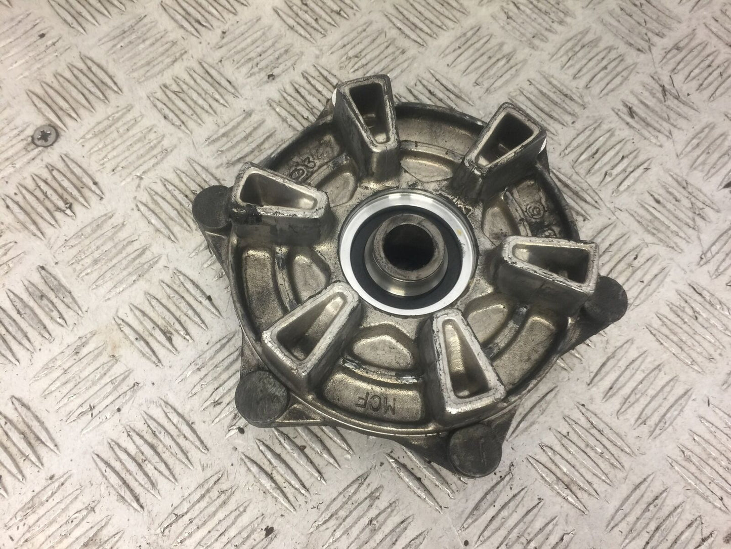 HONDA CBR600 CBR 600 F4I SPORT REAR SPROCKET CARRIER YEAR 2001-06 (STOCK 628)