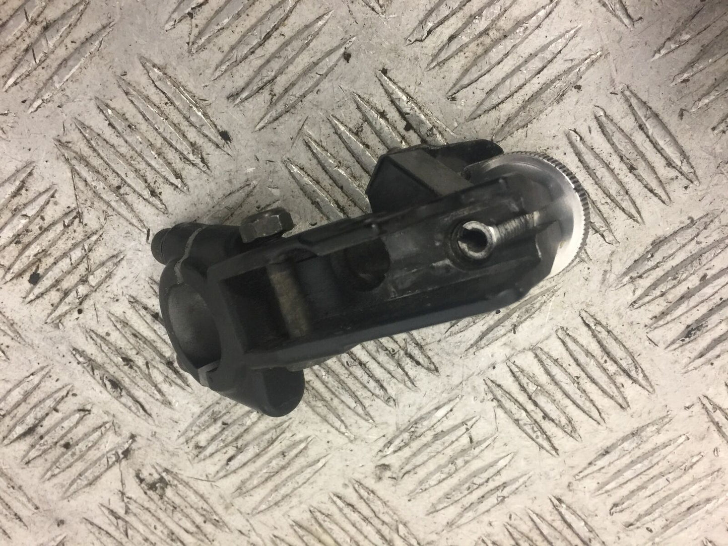 TRIUMPH 675 DAYTONA CLUTCH LEVER BRACKET YEAR 2008-2011 (STOCK 640)