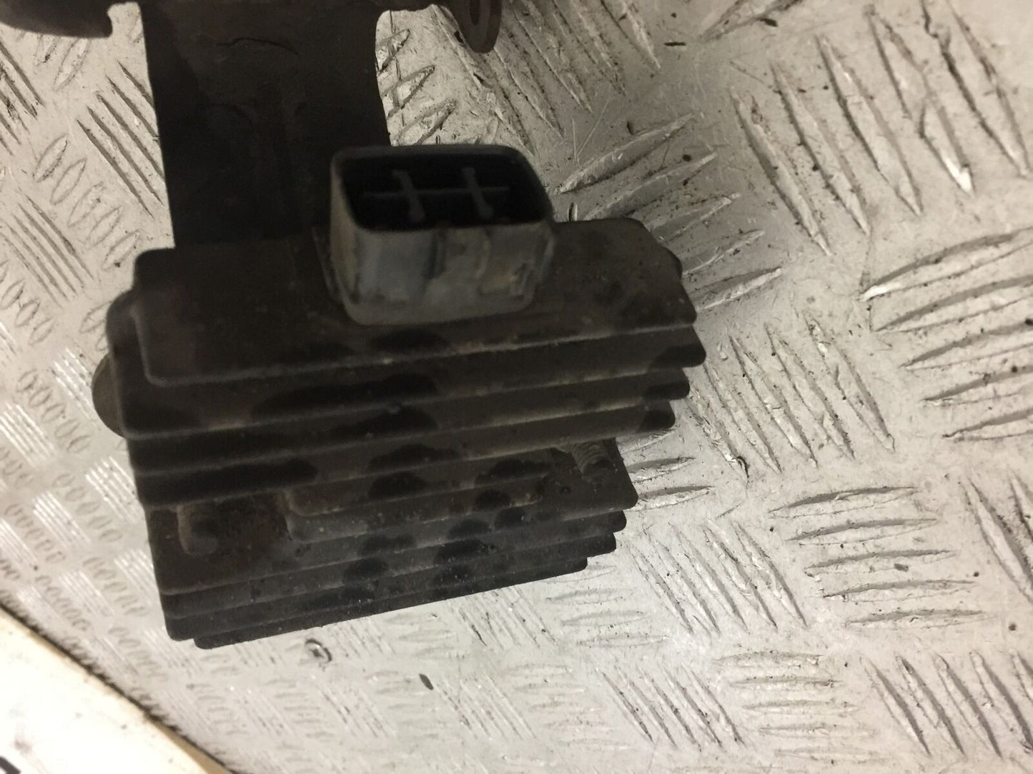 KAWASAKI Z1000 SX REGULATOR YEAR 2011-2019 (STOCK 839)