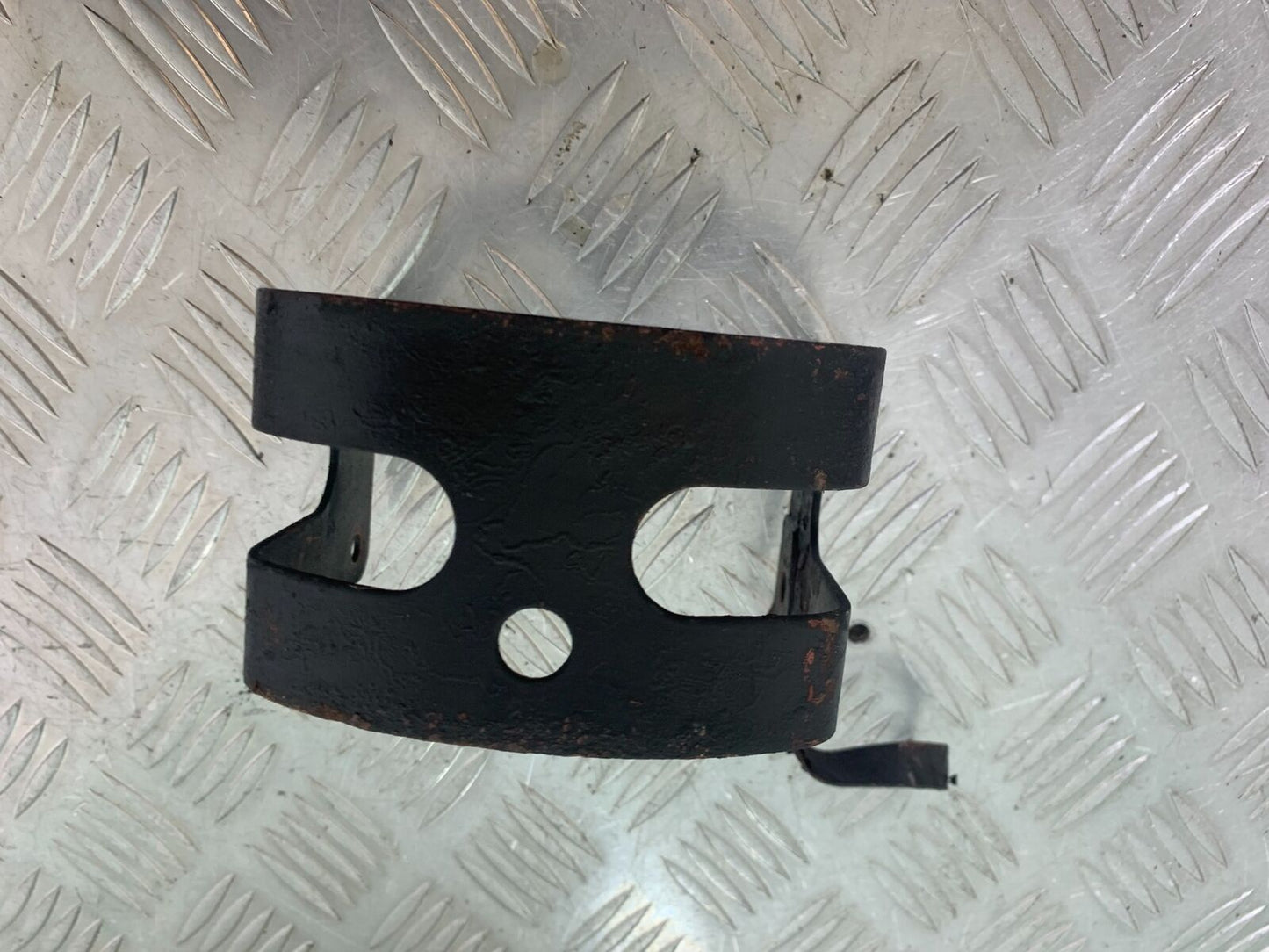 AJS DD125 REGAL RAPTOR FRONT MUDGUARD BRACE YEAR 2007 (CMB1061)