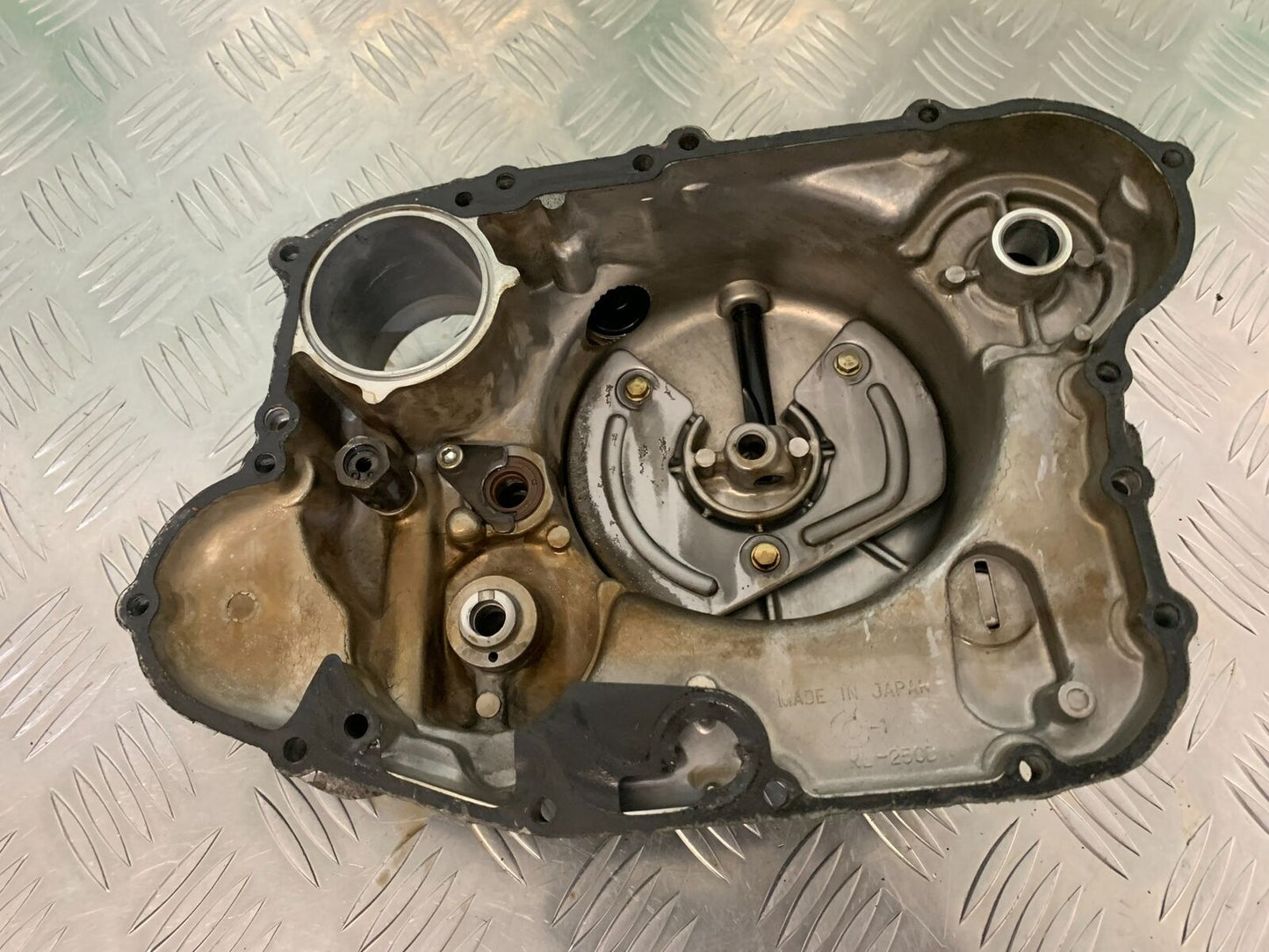 KAWASAKI KLR250 KLR 250 CLUTCH COVER YEAR 1984-2001 (STOCK 980)