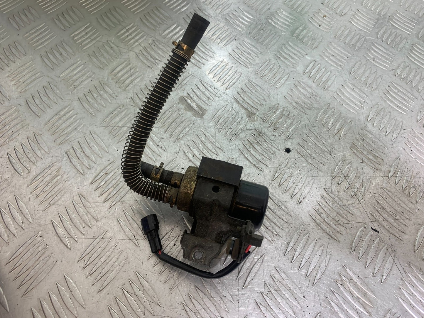 KAWASAKI ZX9R ZX9 E1 PETROL PUMP YEAR 2000-01 (CMB1171)