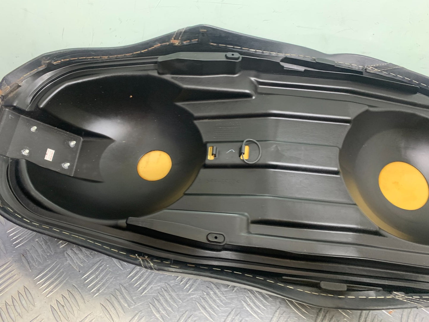 YAMAHA XMAX 300 SEAT YEAR 2017-2020 (CMB1218)