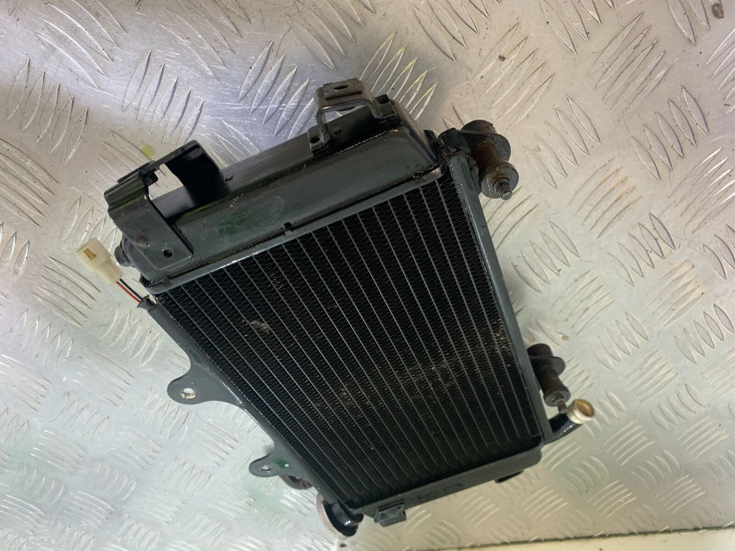 KTM 125 DUKE RADIATOR AND FAN YEAR 2018-2023 (CMB1083)