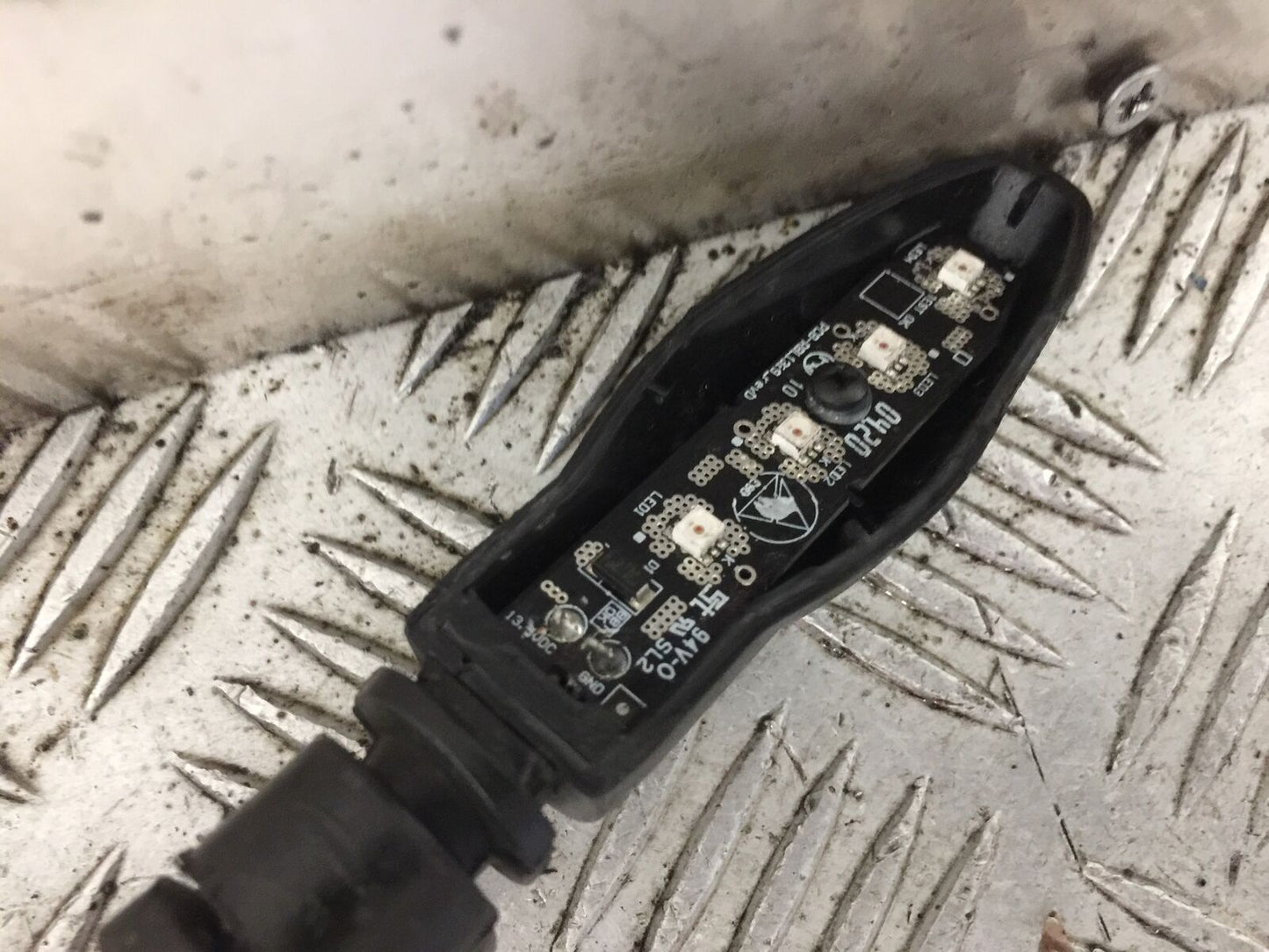 TRIUMPH 900 STREET SCRAMBLER FRONT RIGHT INDICATOR YEAR 2018 (STOCK 896)