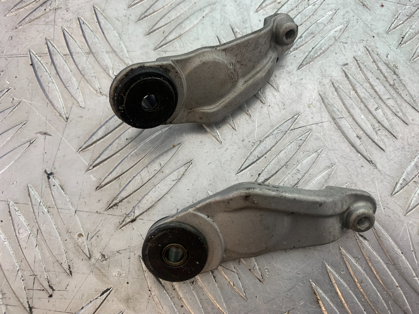 YAMAHA YZF R1 PETROL TANK BRACKETS YEAR 2004-2006 (CMB1155)