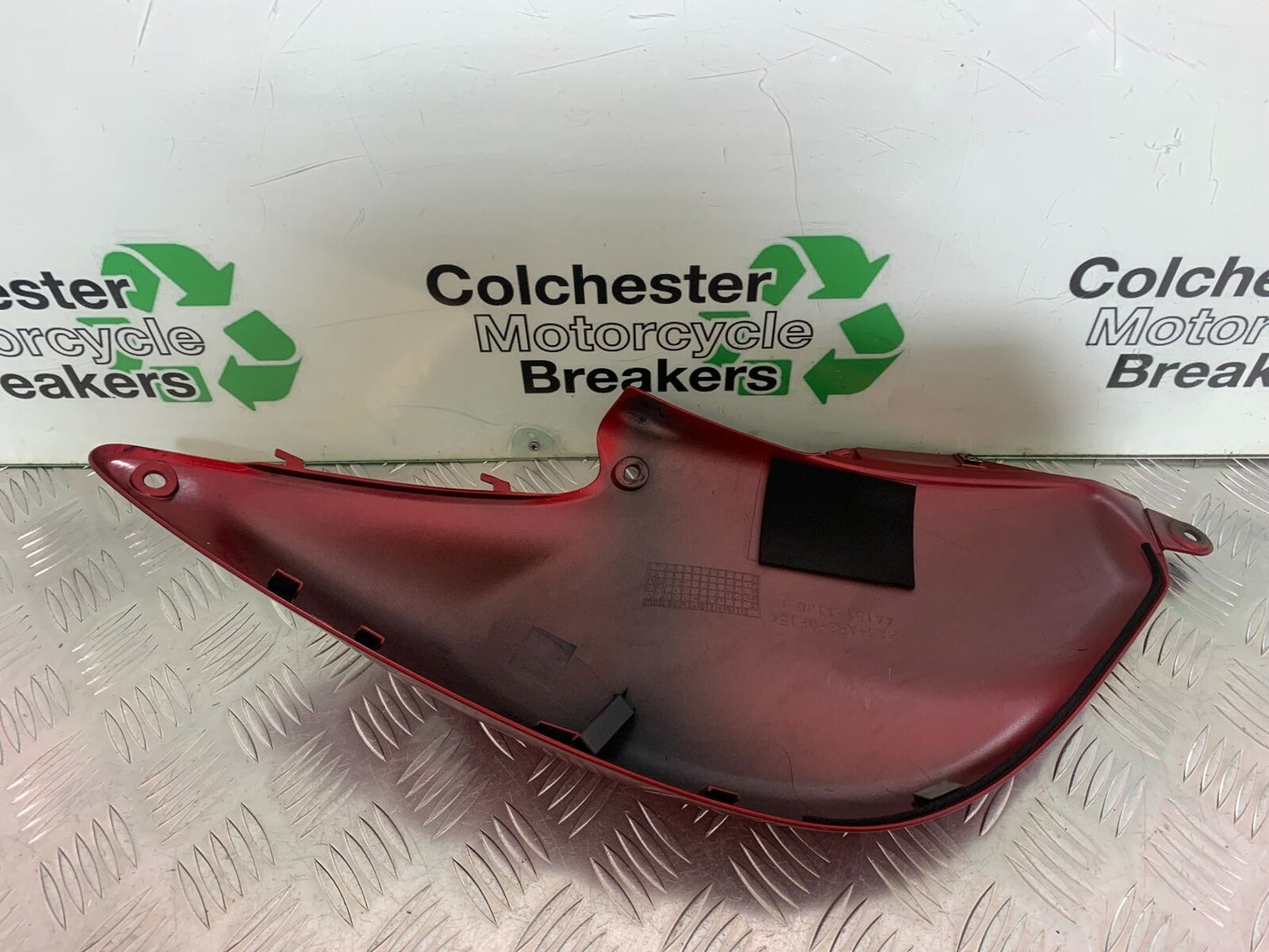 SUZUKI DL 650 V-STROM LEFT TANK PANEL YEAR 2016 (STOCK 996)