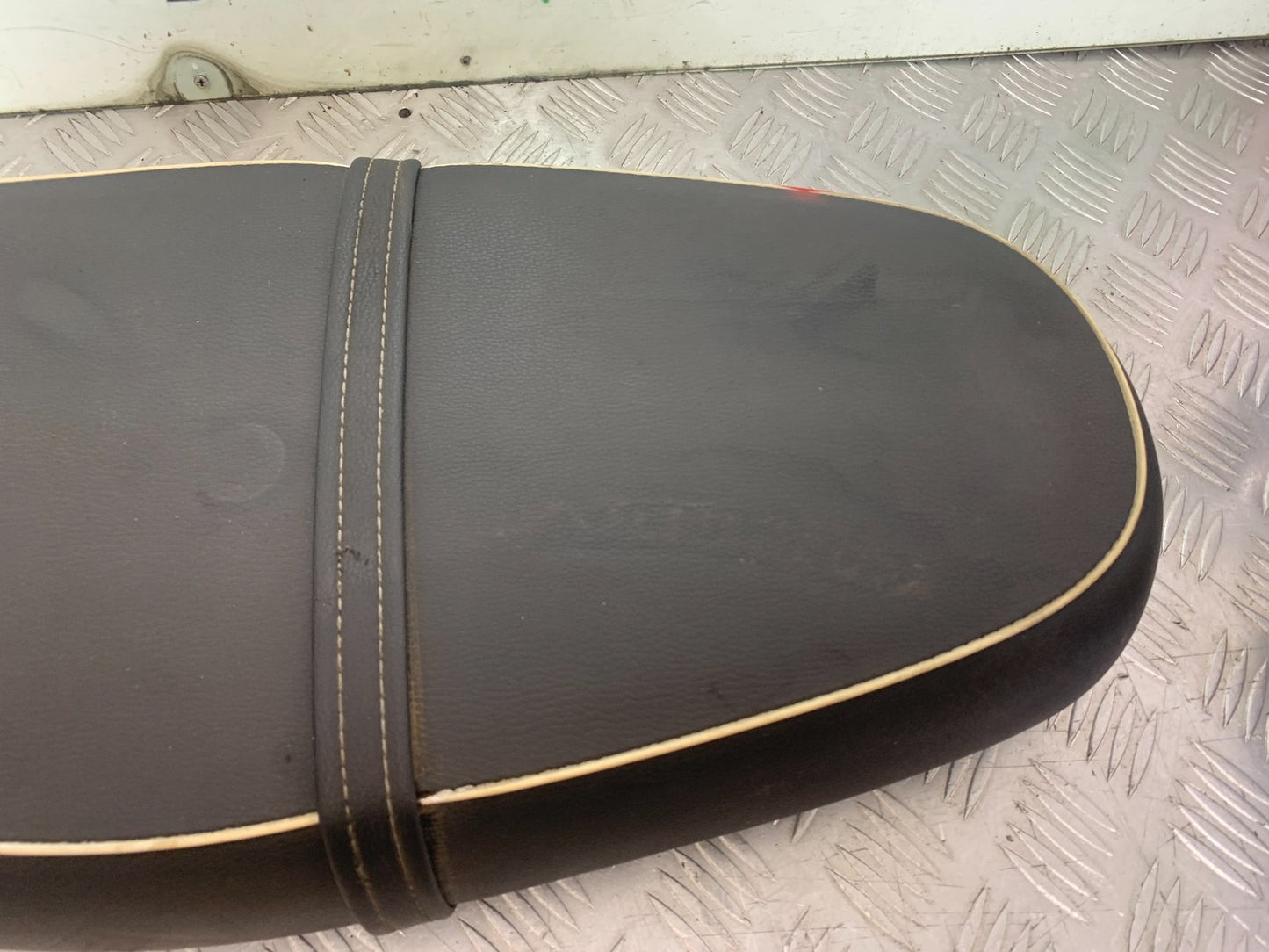 BSA 650 GOLD STAR SEAT YEAR 2022-2025 (CMB1262)