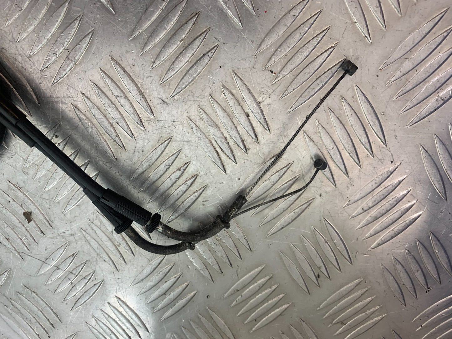 KAWASAKI ZX9R ZX9 E1 THROTTLE CABLES YEAR 2000-01 (CMB1171)