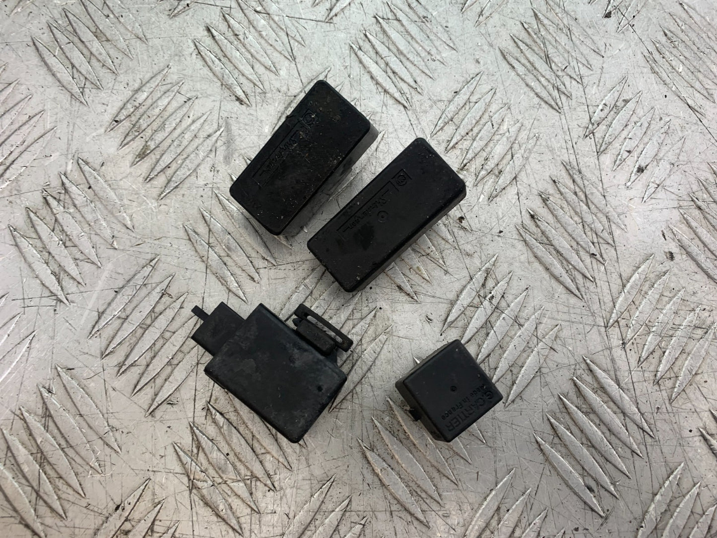 HONDA VT700 VT 700 SHADOW RELAYS YEAR 1984-85 (CMB1328)