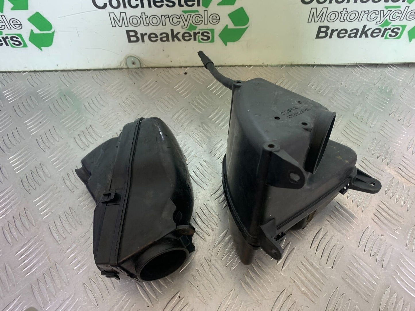 SUZUKI VS1400 VS 1400 INTRUDER AIRBOX YEAR 1988 (CMB1077)
