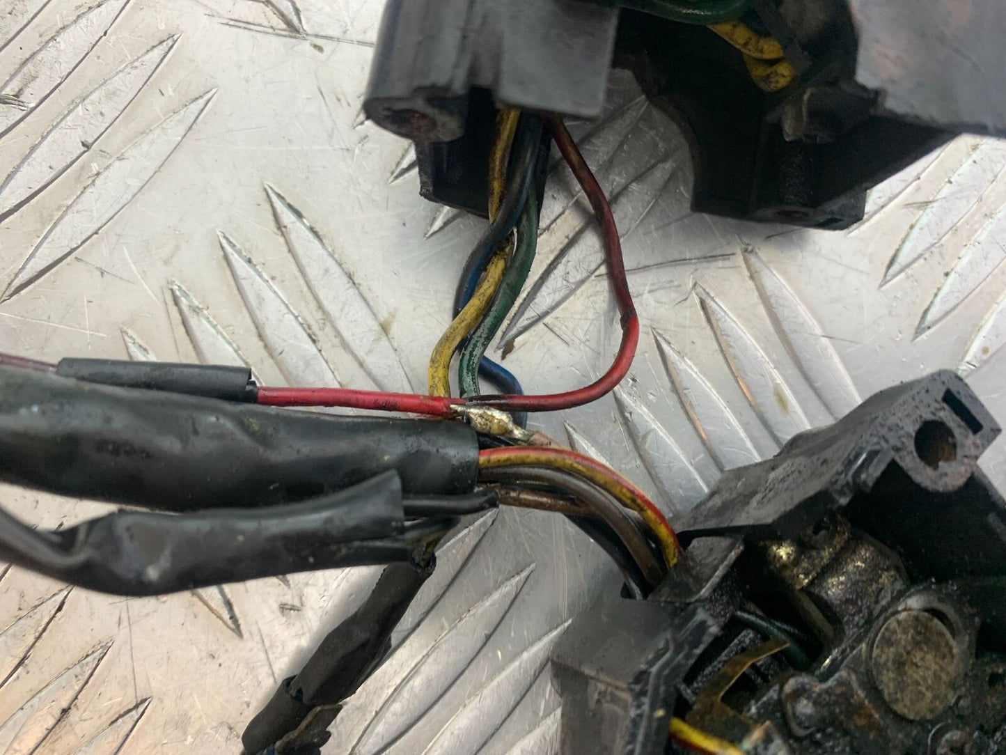 YAMAHA FJ1100 FJ 1100 LEFT SWITCH GEAR (SOLD AS PARTS) YEAR 1984-85 (CMB1101)
