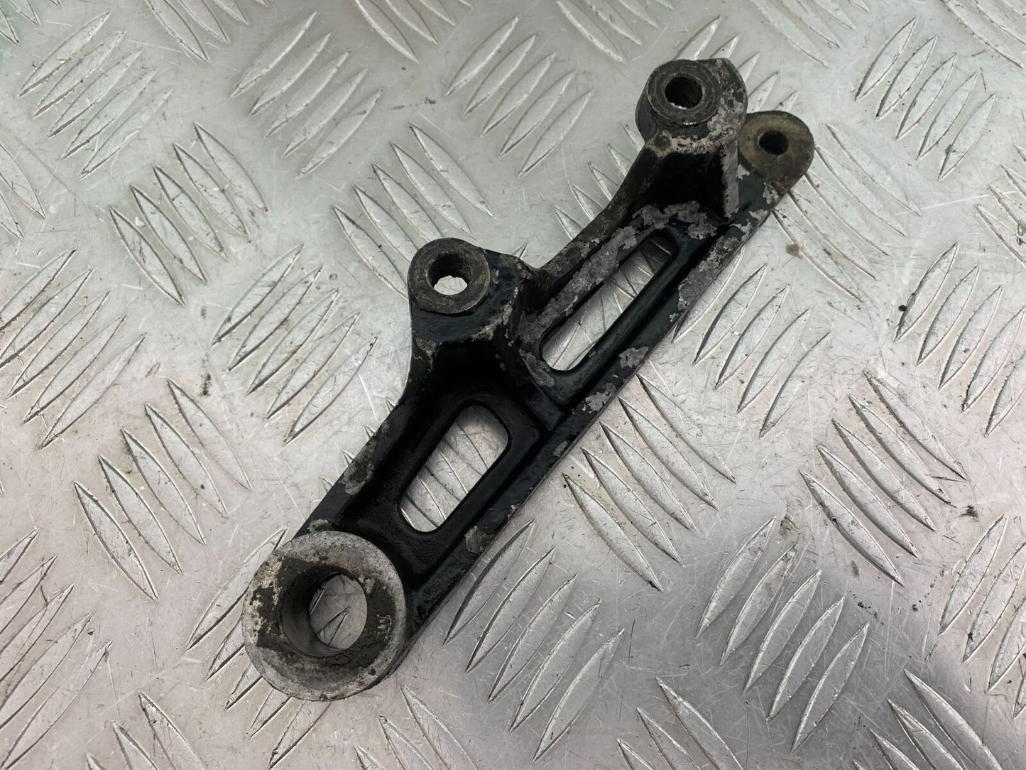 YAMAHA FJ1100 FJ 1100 REAR CALIPER BRACKET YEAR 1984-1985 (CMB1101)