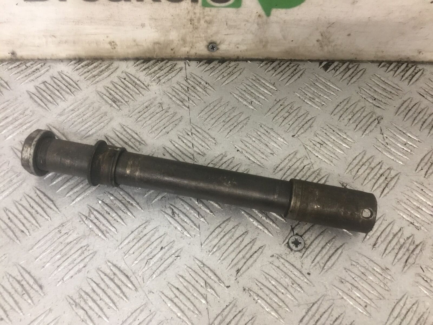APRILIA 850 MANA AUTOMATIC FRONT WHEEL SPINDLE YEAR 2007-2012 (STOCK 875)