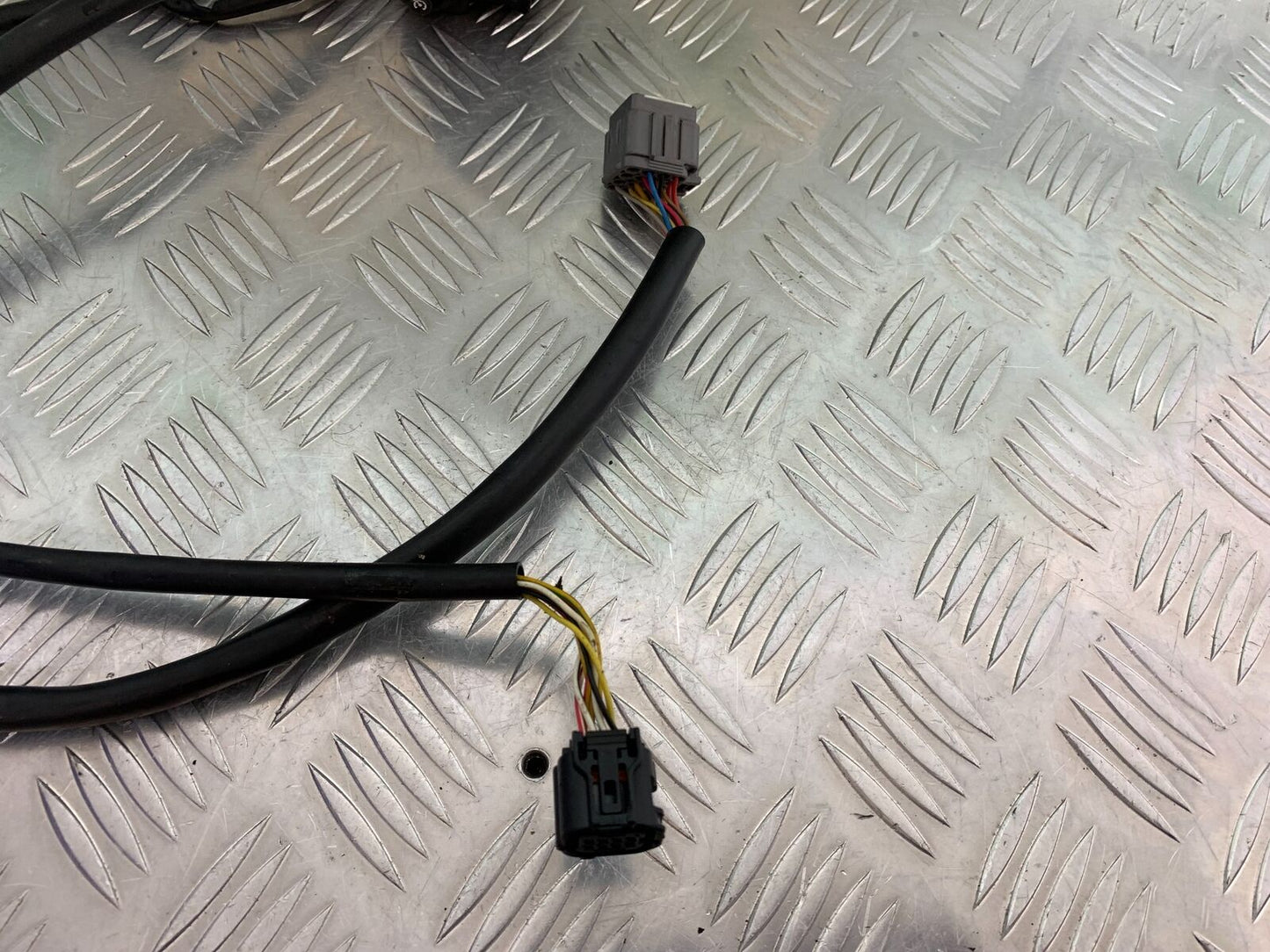 TRIUMPH TIGER 1200 EXPLORER RIGHT SWITCH GEAR YEAR 2012-2015 (STOCK 992)