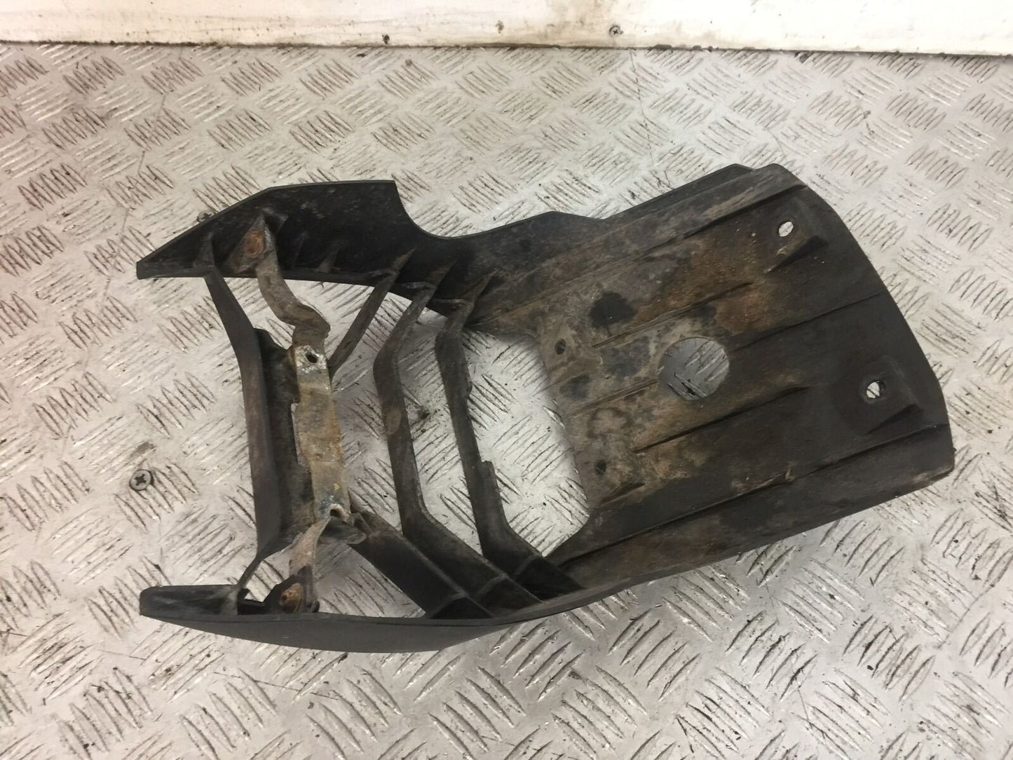 KTM DUKE 125 BELLYPAN YEAR 2017-2022 (STOCK 758)