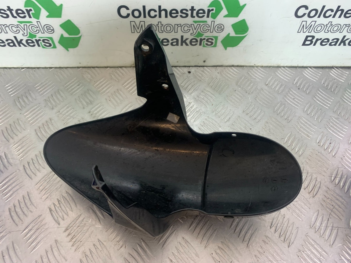 TRIUMPH 675 STREET TRIPLE FRONT MUDGUARD 2013-2016 (CMB1186)