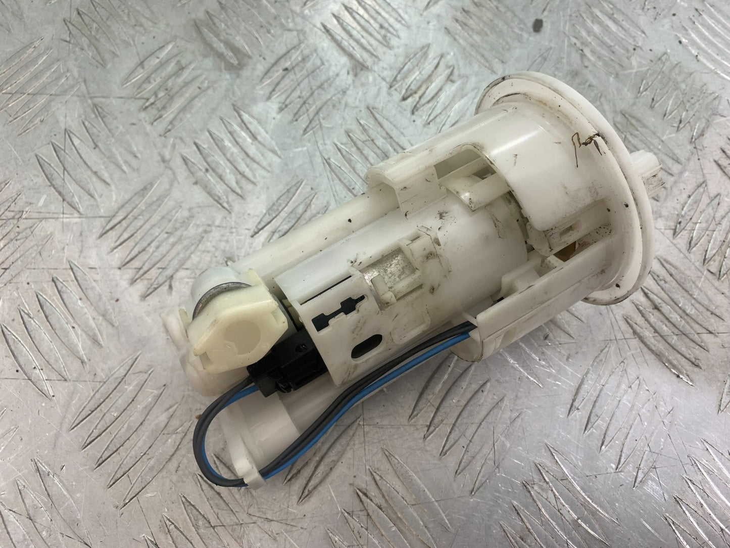 TRIUMPH 675 STREET TRIPLE PETROL PUMP 2013-2016 (CMB1186)