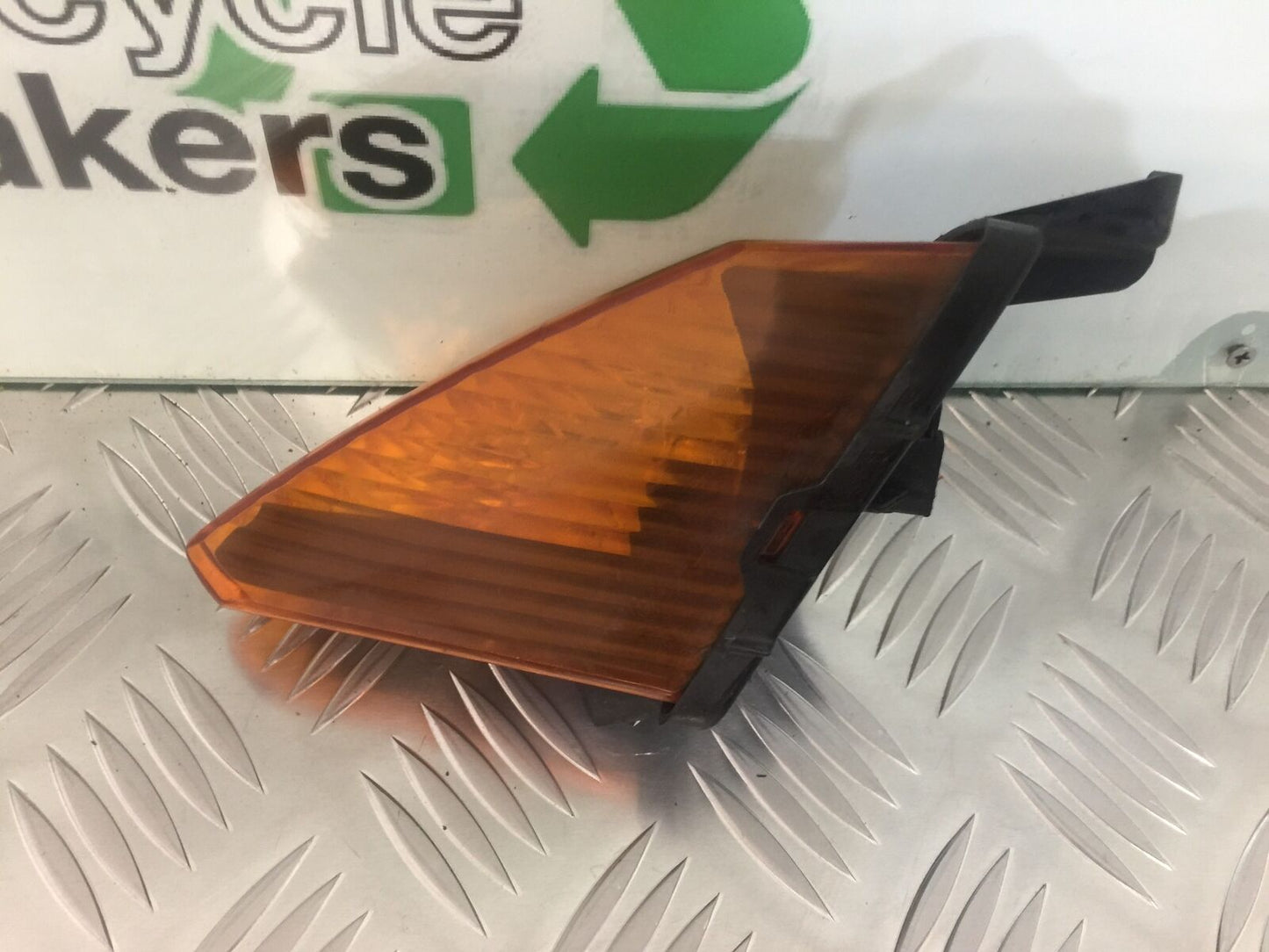 HONDA VFR800 VFR 800 V-TEC FRONT LEFT INDICATOR YEAR 2003 -2009 (STOCK 916)
