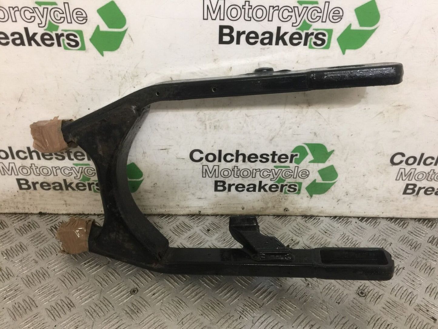 HARLEY DAVIDSON FAT BOB FXDF SWINGARM YEAR 2009 (STOCK 806)