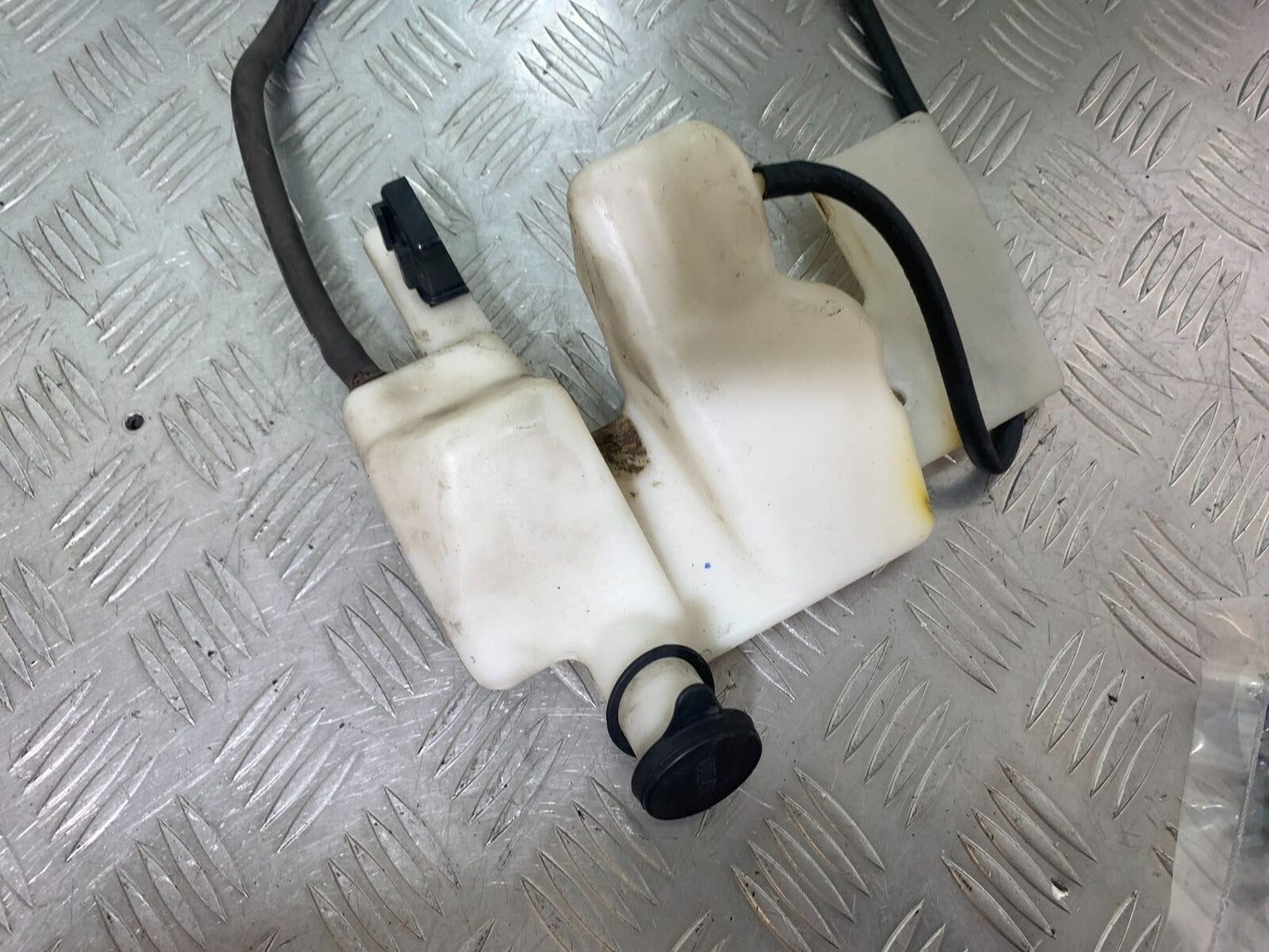 HONDA CB600 CB 600 HORNET COOLANT BOTTLE YEAR 1998 -2002 (CMB1126)