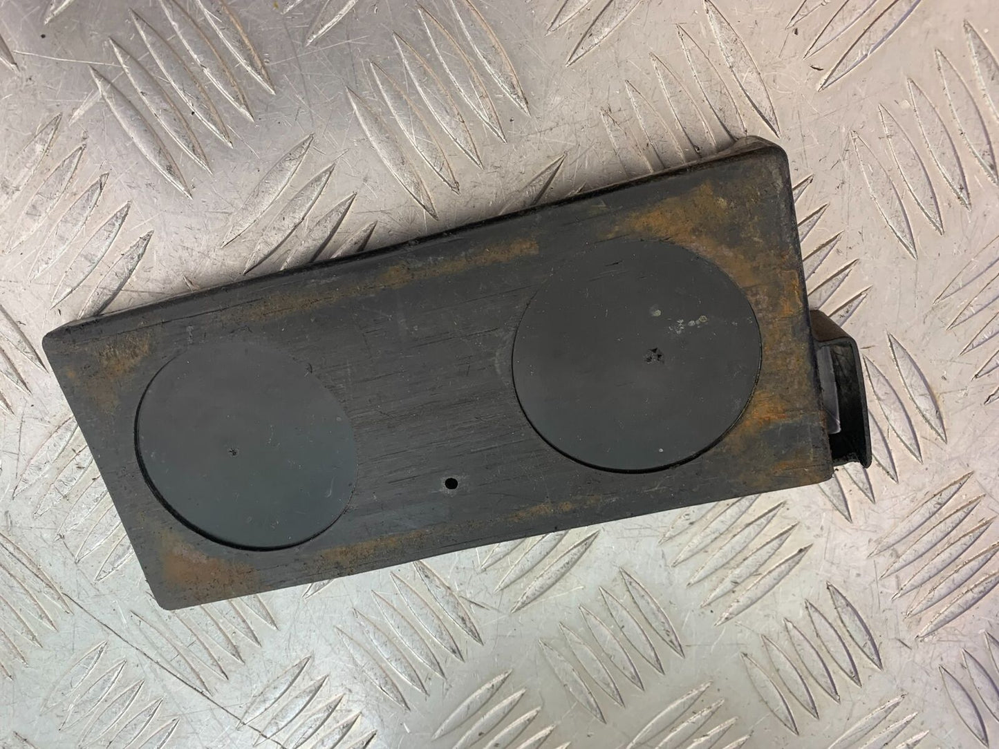 YAMAHA XS1100 MIDNIGHT SPECIAL BATTERY BOX RUBBER YEAR 1980-1982 (CMB1122)