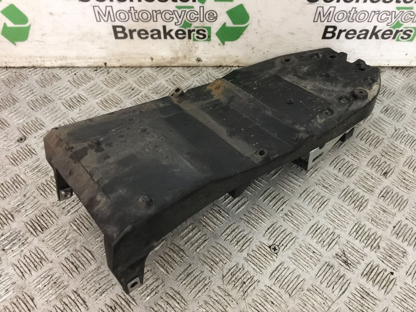 KAWASAKI Z1000 UNDERTRAY YEAR 2007-2009 (STOCK 763)