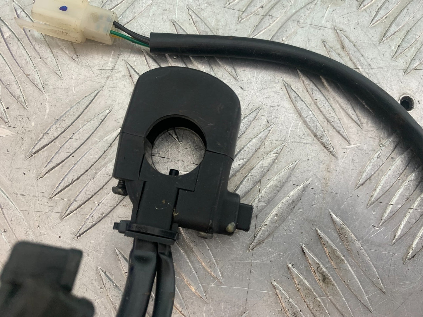 HONDA CBF125 CBF 125 RIGHT SWITCH GEAR YEAR 2009-14 (CMB1172)