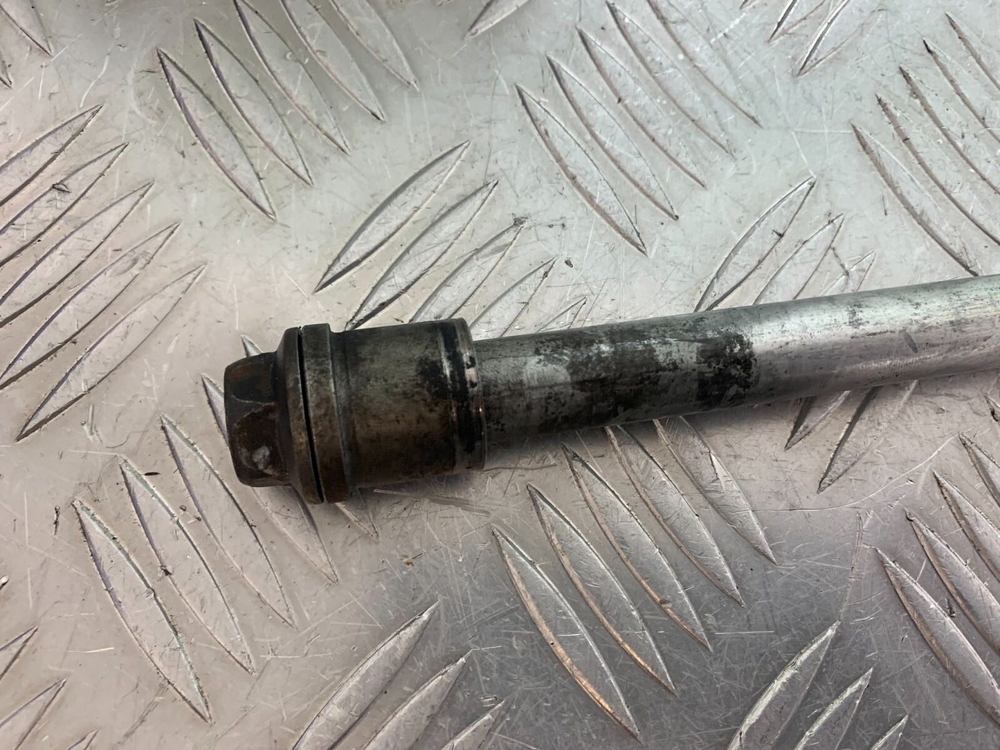 YAMAHA XJ6 XJ6-S FRONT WHEEL SPINDLE YEAR 2009-2015 (CMB1070)