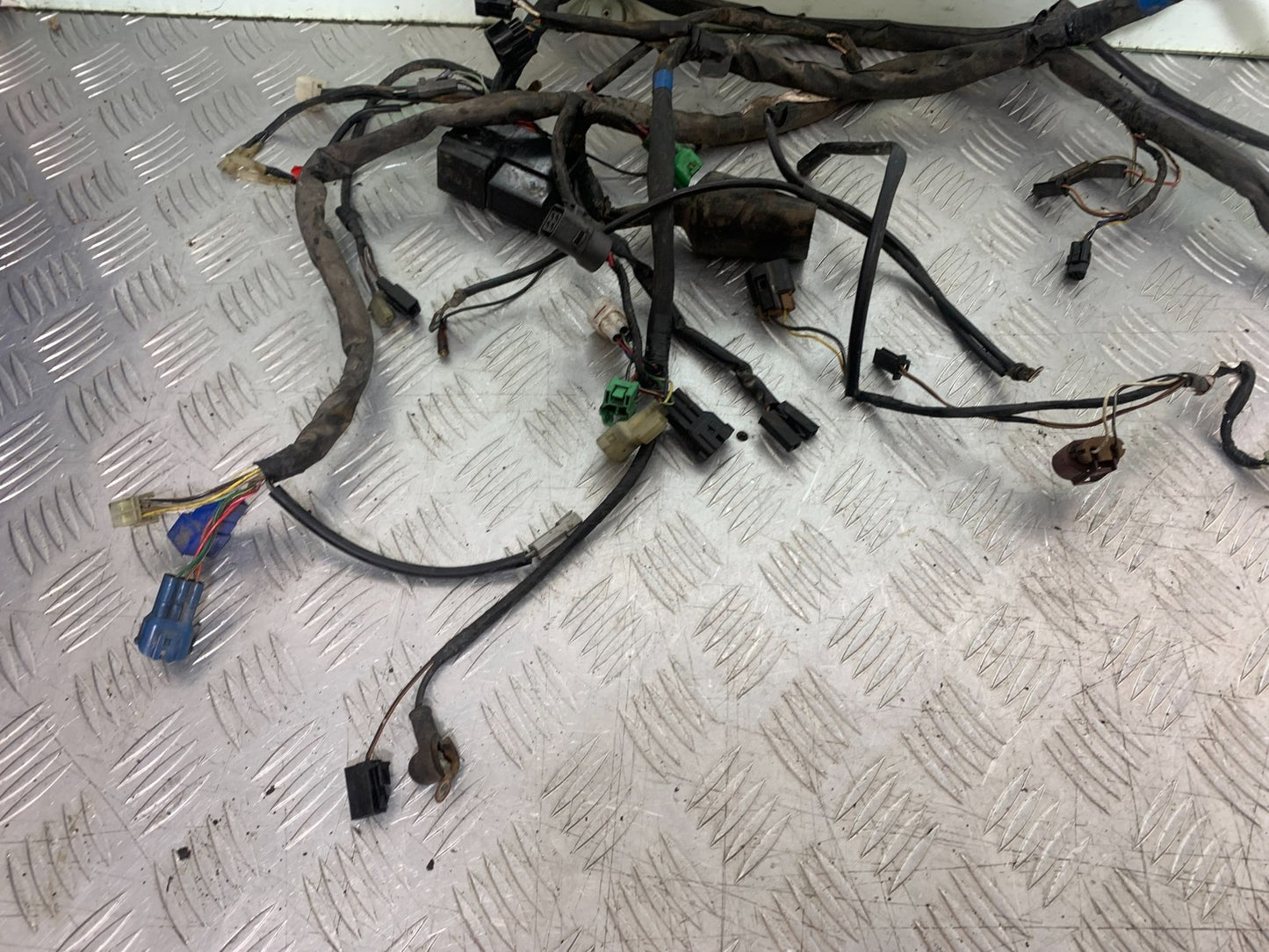 SUZUKI GSF600 GSF 600 BANDIT WIRING LOOM 2000-2004 (CMB1269)