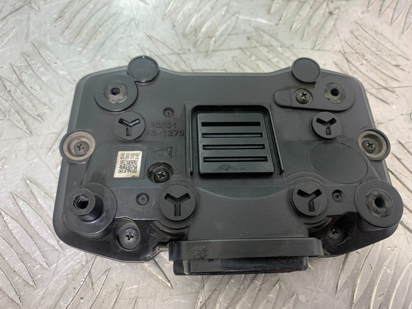 YAMAHA XSR900 XSR 900 CLOCKS SPEEDO DASH (DAMAGED) YEAR 2022-2024 (CMB1215)