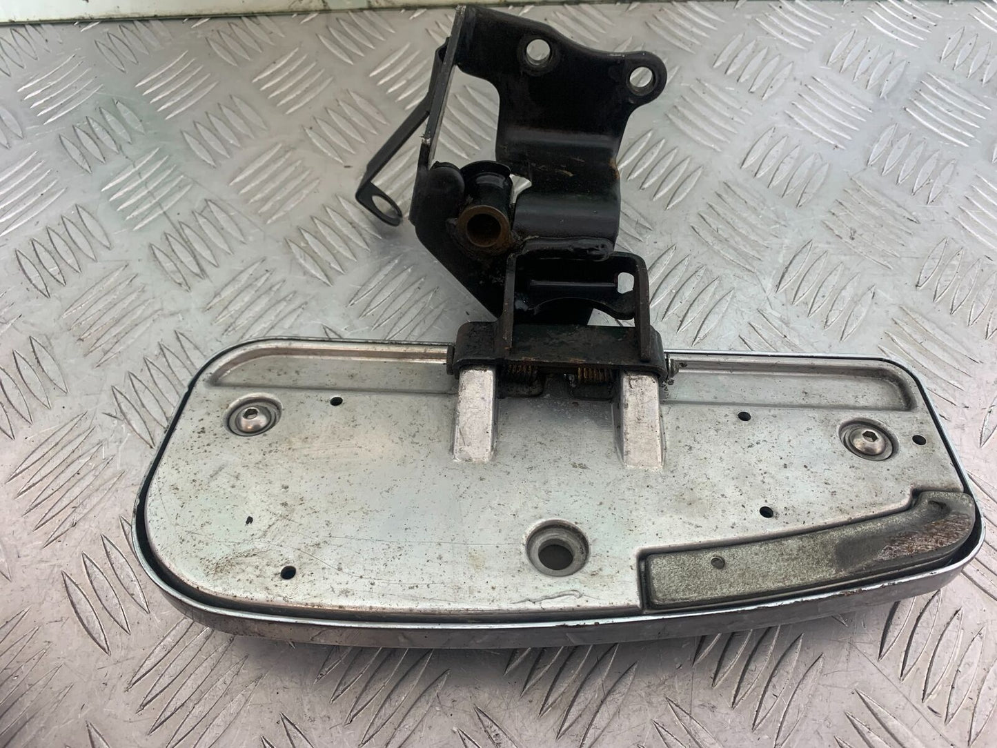 YAMAHA XVS 1100 DRAGSTAR RIGHT FOOTBOARD YEAR 2000-2007 (CMB1108)