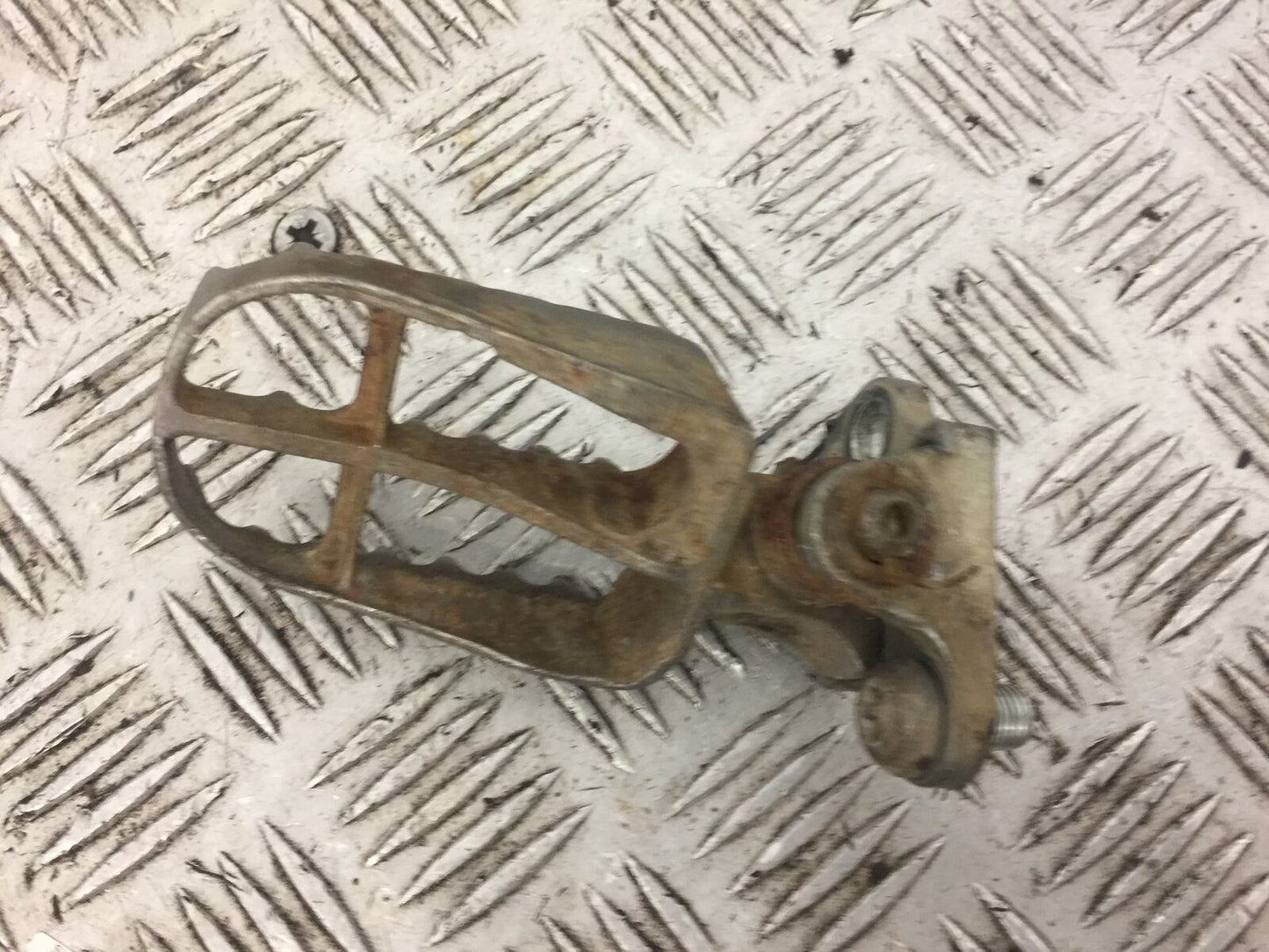 YAMAHA YZF450 YFZ 450 FRONT LEFT PEG YEAR 2003-05 (STOCK 588)
