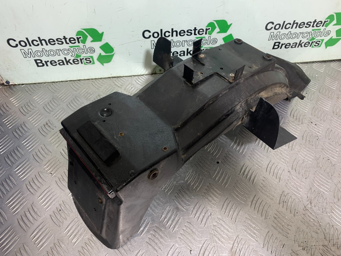 TRIUMPH TROPHY 900 REAR MUDGUARD YEAR 1991-95 (CMB1251)