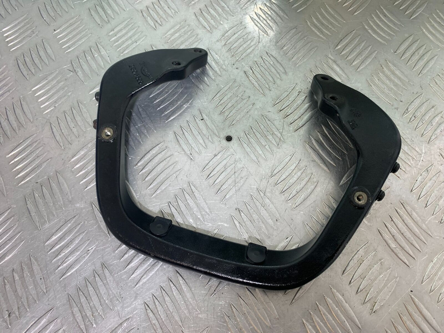 TRIUMPH 1050 SPRINT ST GRAB RAIL YEAR 2004-2007 (CMB1089)