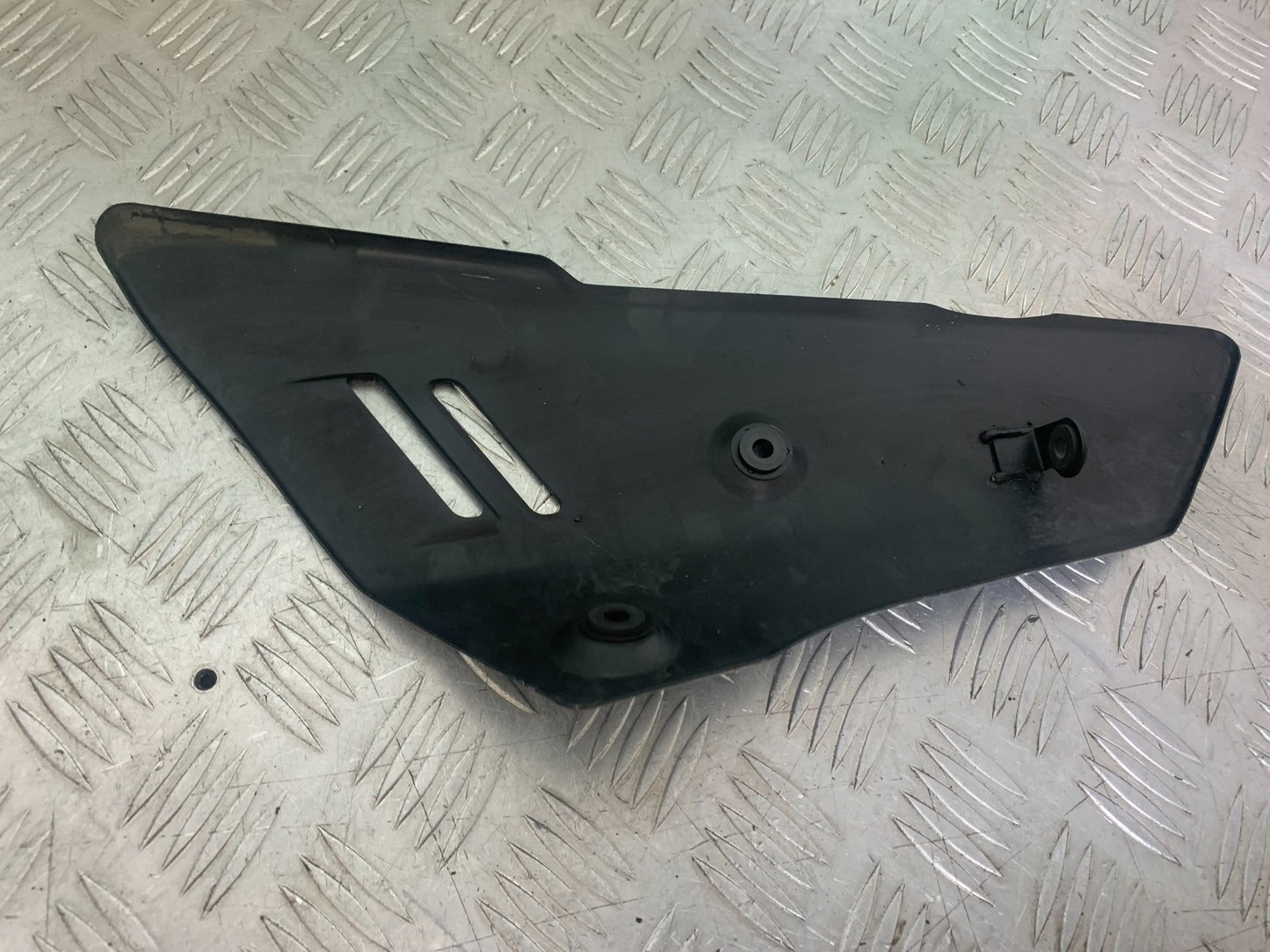 SUZUKI GSR600 GSR 600 EXHAUST SHIELD 2006-2010 (CMB1177)