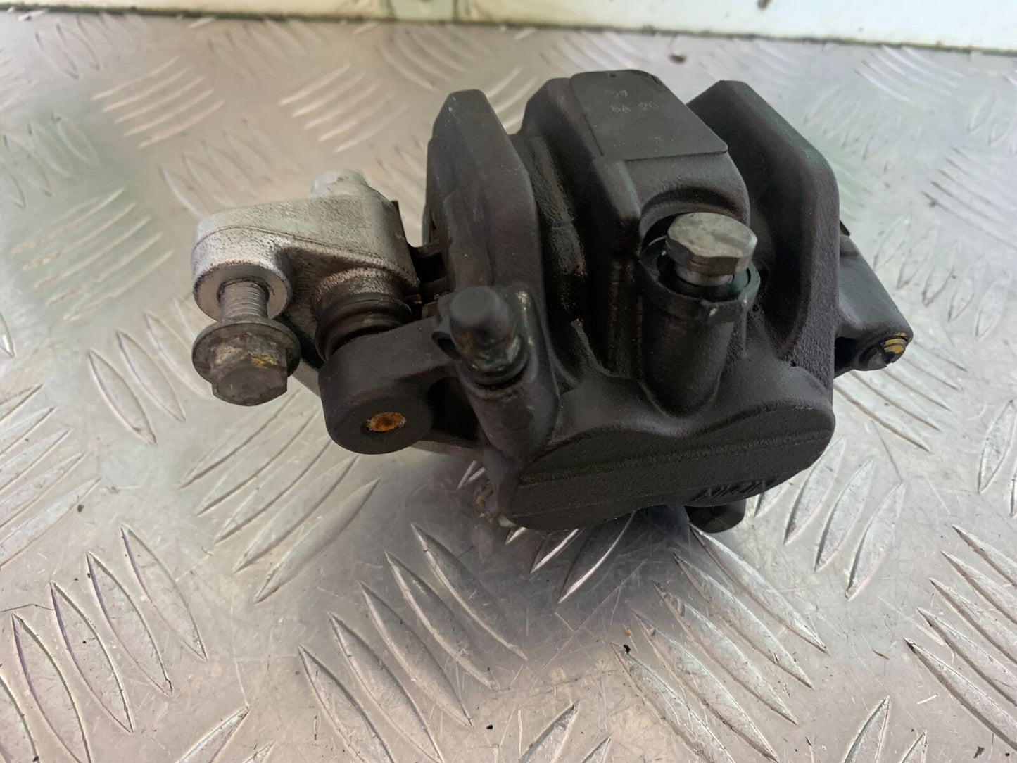 TRIUMPH BONNEVILLE T100 FRONT BRAKE CALIPER YEAR 2017-2021 (CMB1084)