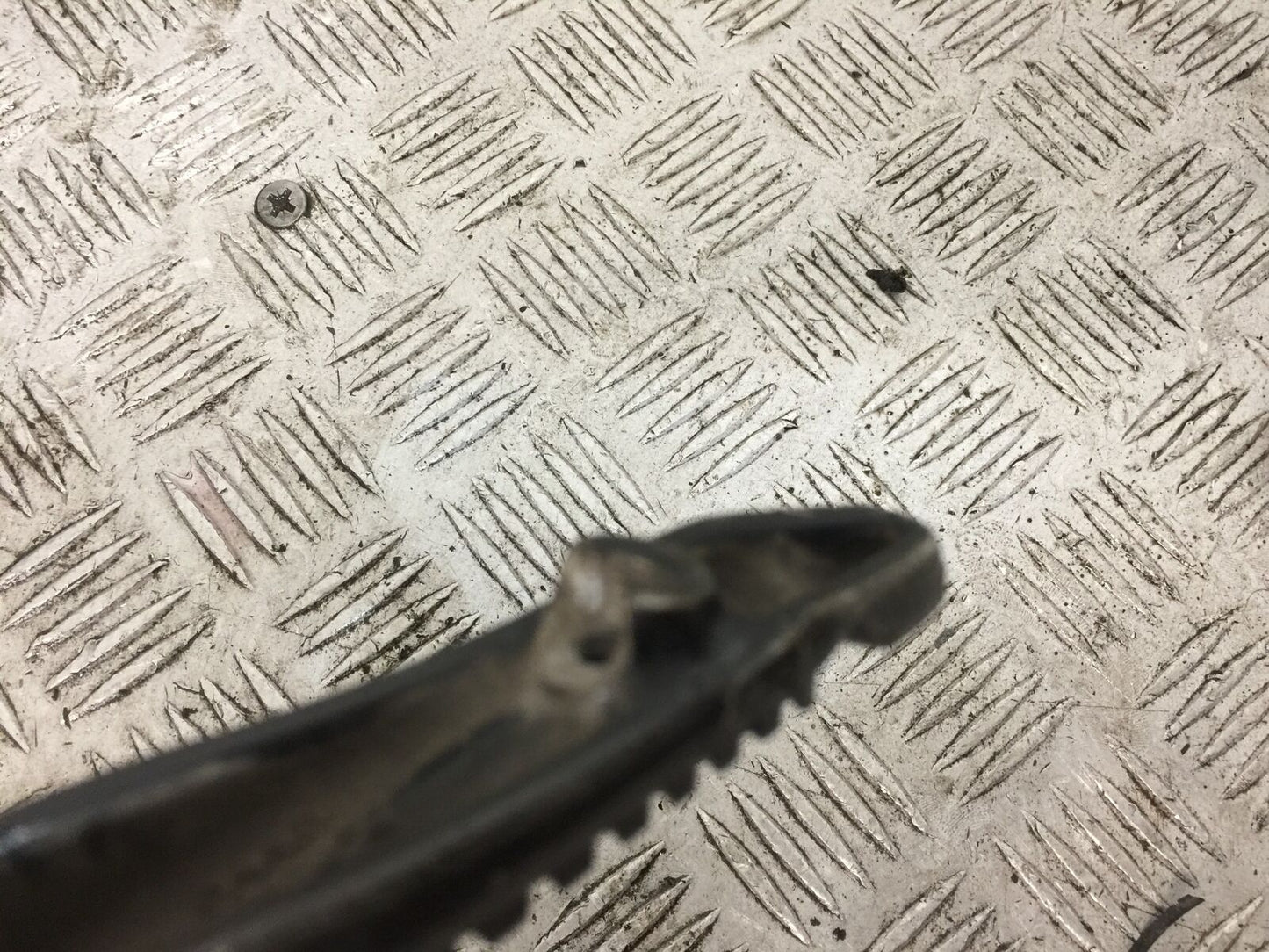 KAWASAKI ZX6R FRONT LEFT FOOTPEG YEAR 2009-2012 (STOCK 897)