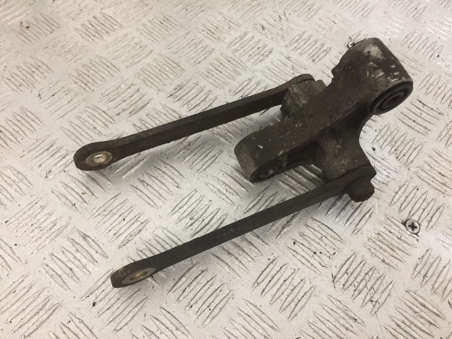 KAWASAKI Z1000 REAR SHOCK LINKAGE YEAR 2007-2009 (STOCK 822)