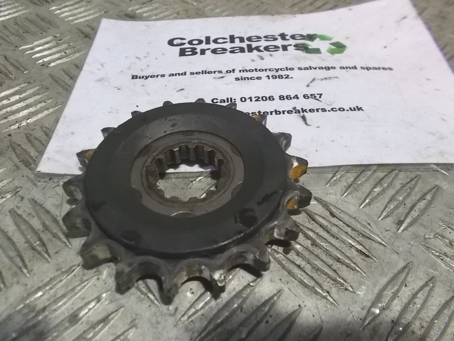 TRIUMPH 955 I SPRINT FRONT SPROCKET YEAR 2000