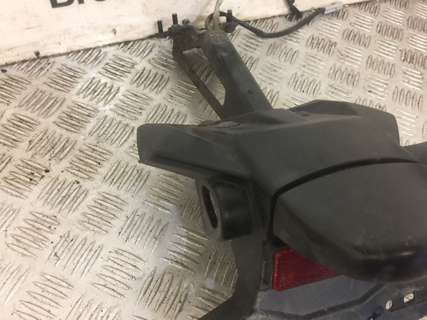 YAMAHA MT09 MT-09 TRACER REAR MUDGUARD YEAR 2017 (STOCK 663)